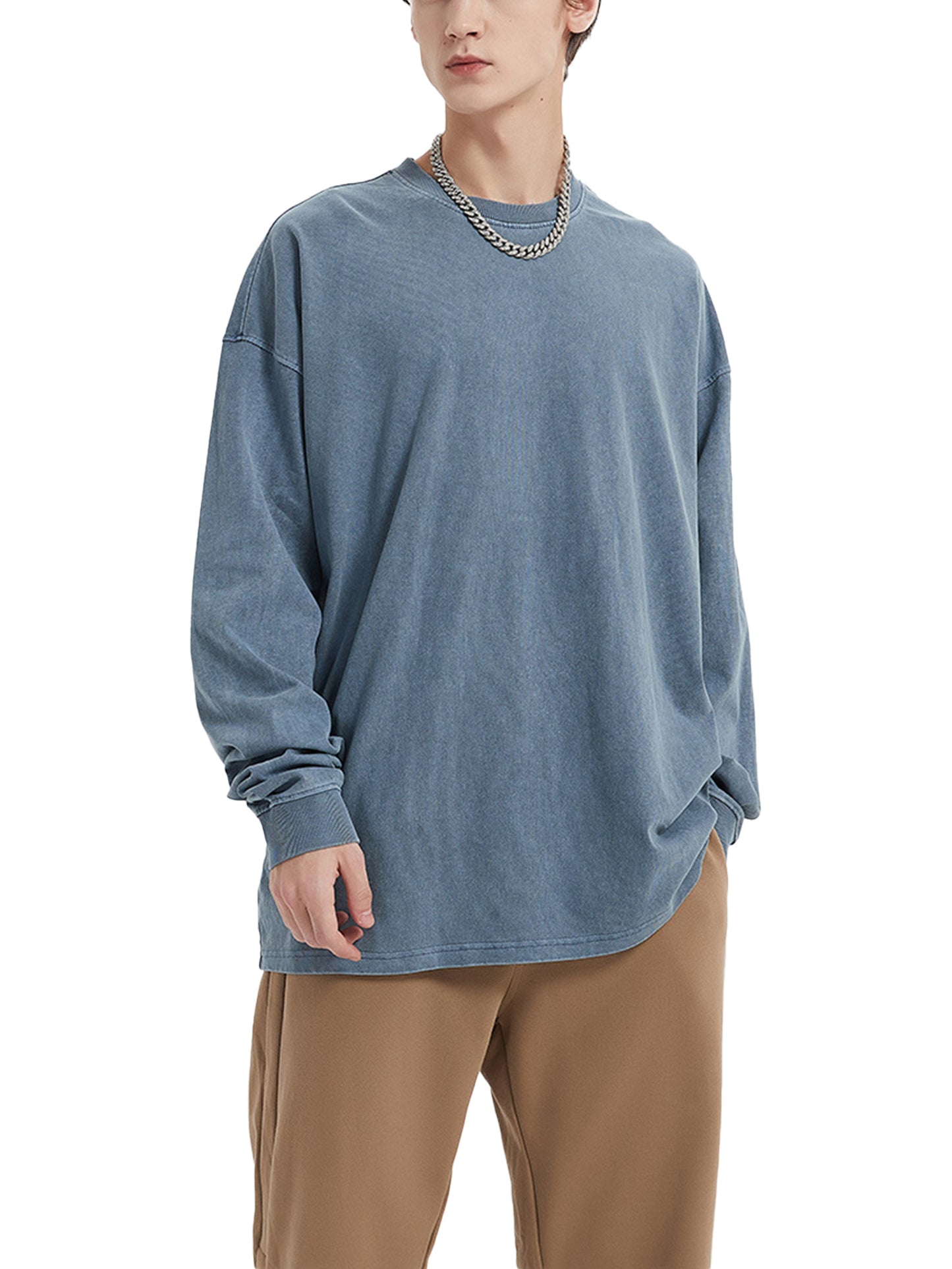 Model styling VÉRON Avenue Kléber premium long sleeve Paris streetwear 2