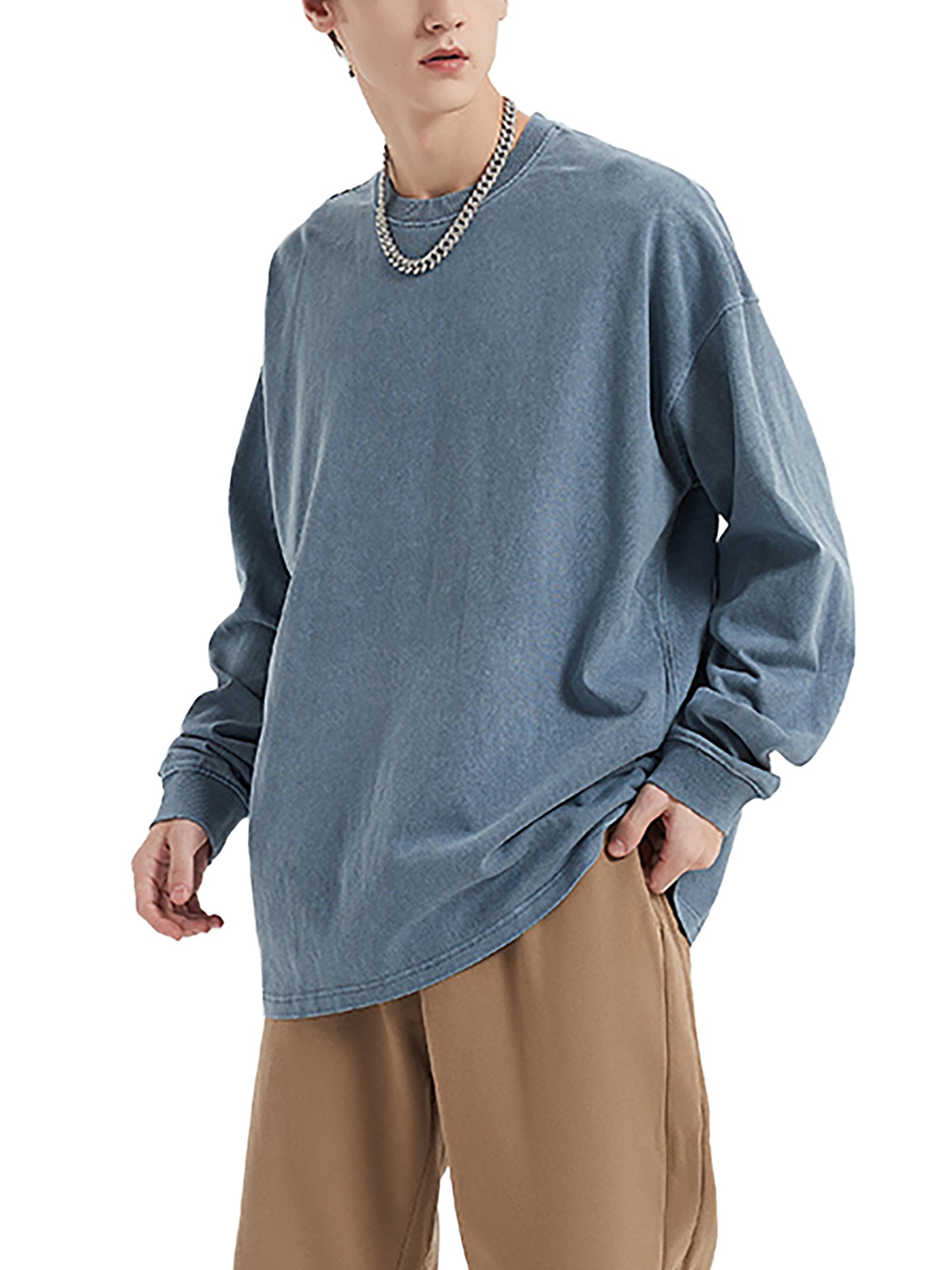 Model styling VÉRON Avenue Kléber premium long sleeve Paris streetwear 4