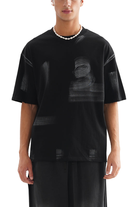 Model wearing VÉRON Le Prince Noir black streetwear tee