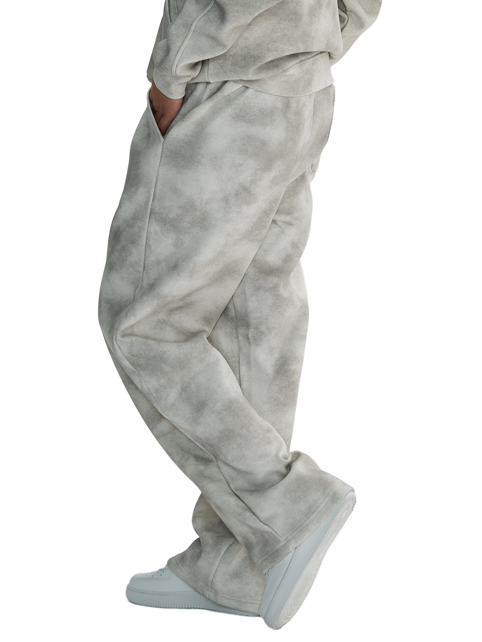 Model wearing VÉRON ICI C’EST PARIS sweatpants streetwear fit 1