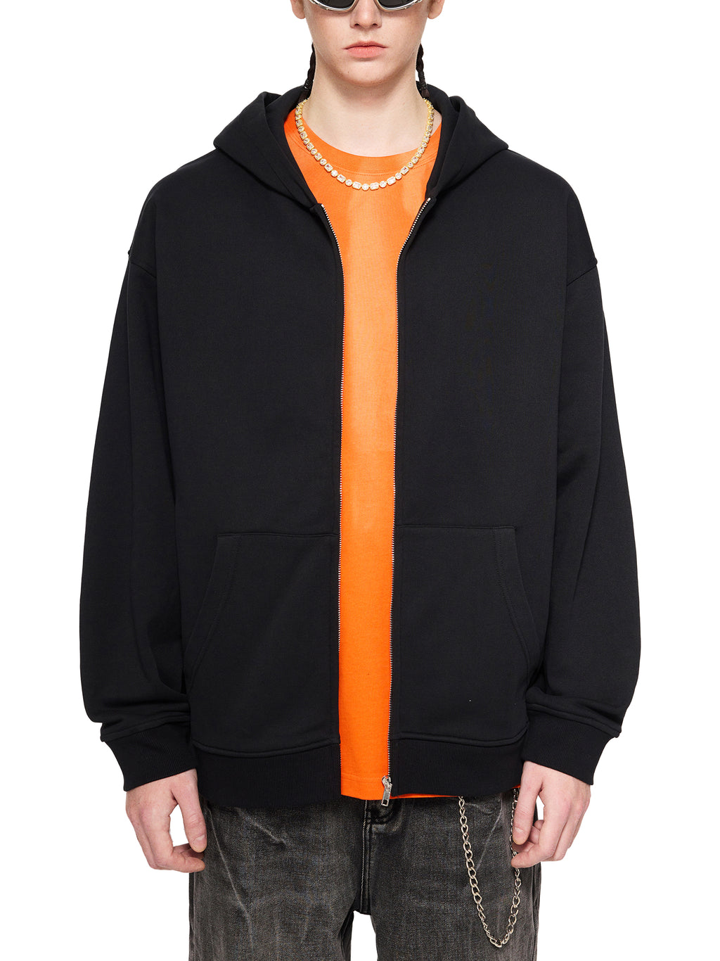 Model styling VÉRON Le Cosmos luxury heavyweight zip hoodie 2