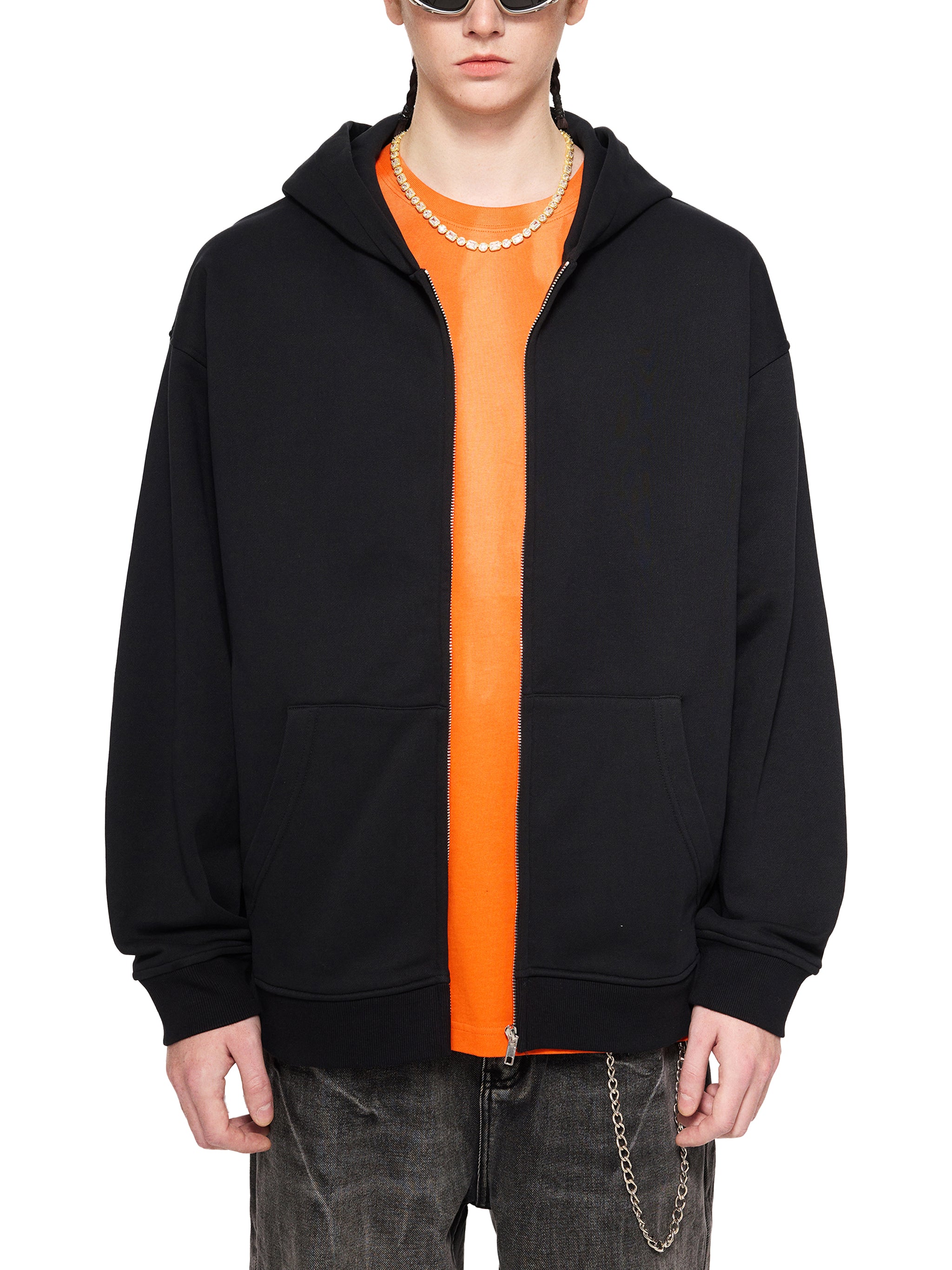 Model styling VÉRON Le Cosmos luxury heavyweight zip hoodie 2