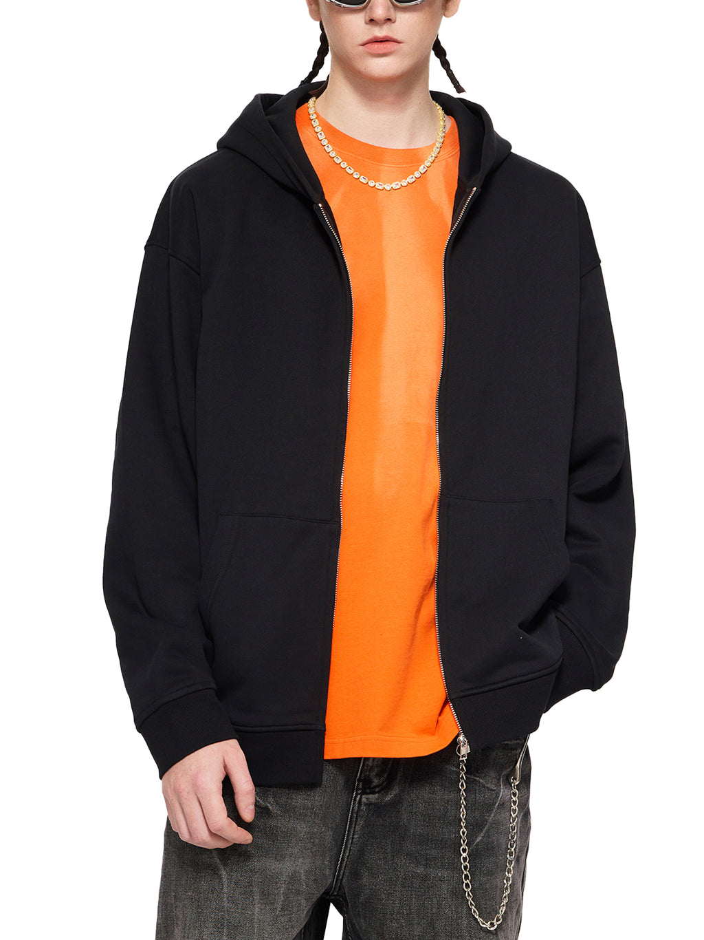 Model styling VÉRON Le Cosmos luxury heavyweight zip hoodie