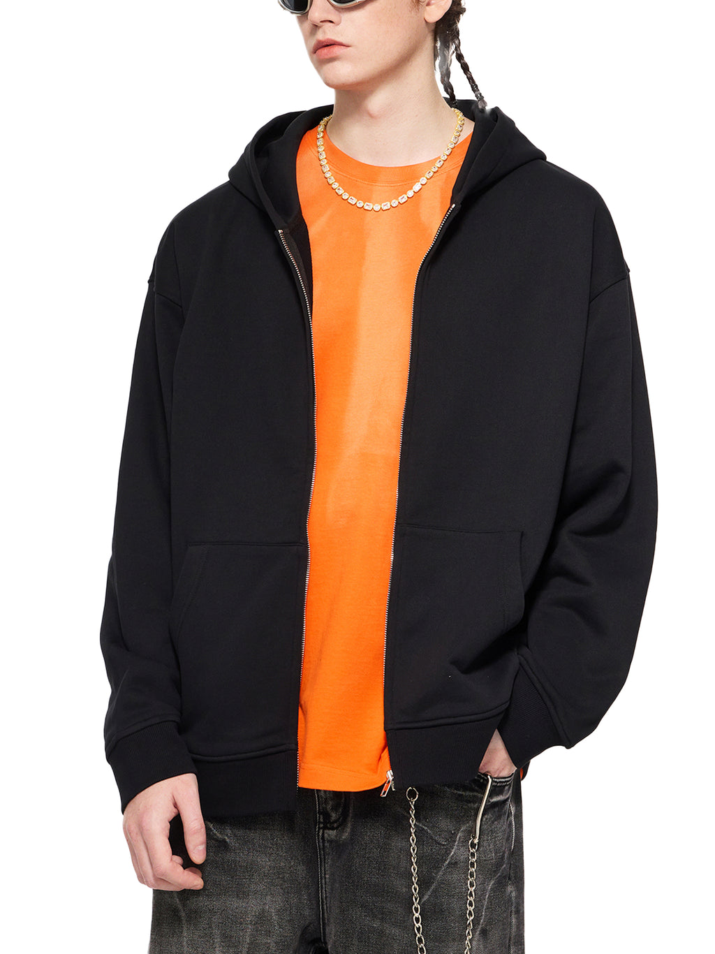 Model styling VÉRON Le Cosmos luxury heavyweight zip hoodie 3