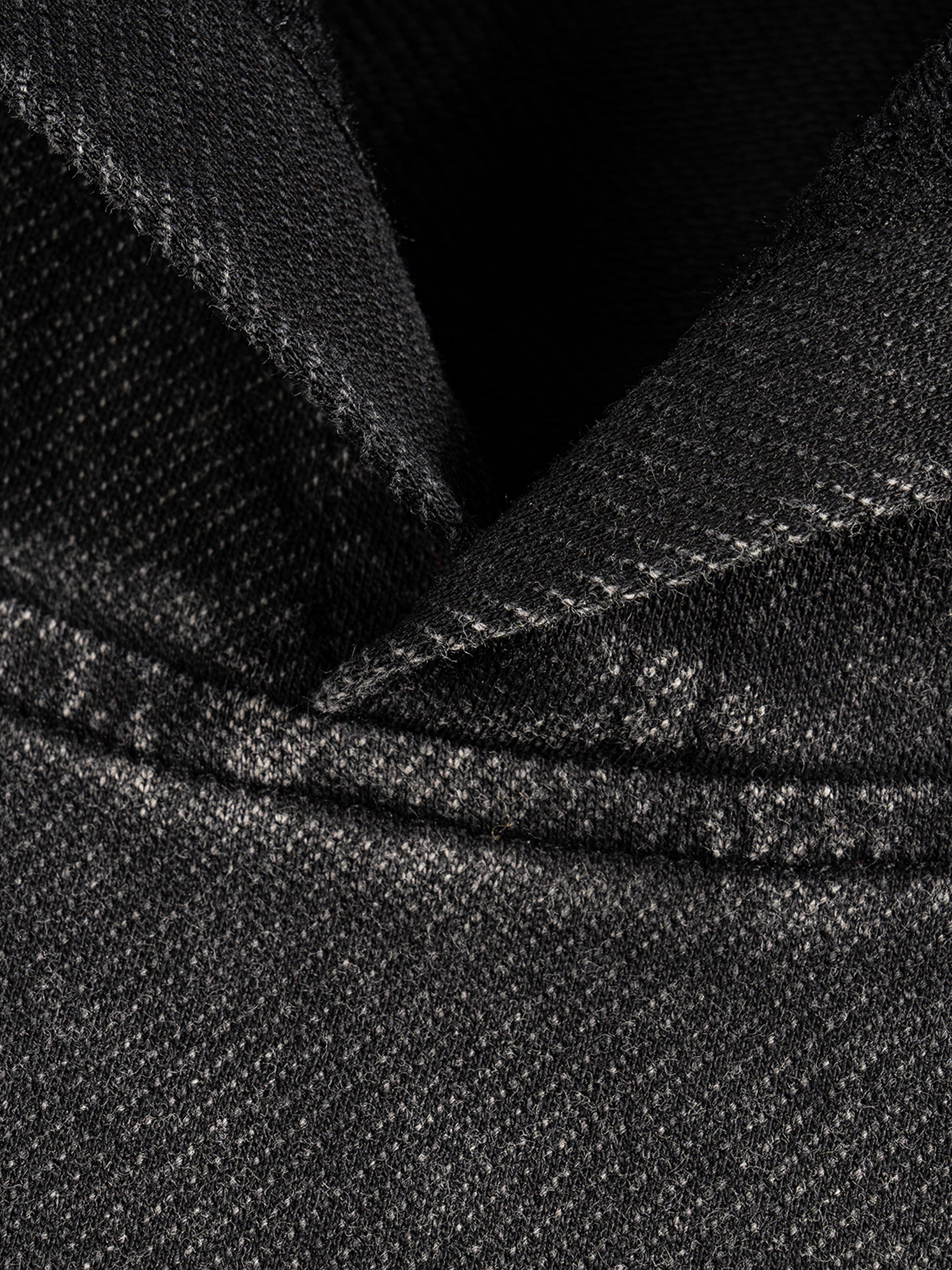 Model wearing VÉRON Allée du Cygne Noir unisex designer T-shirt 5