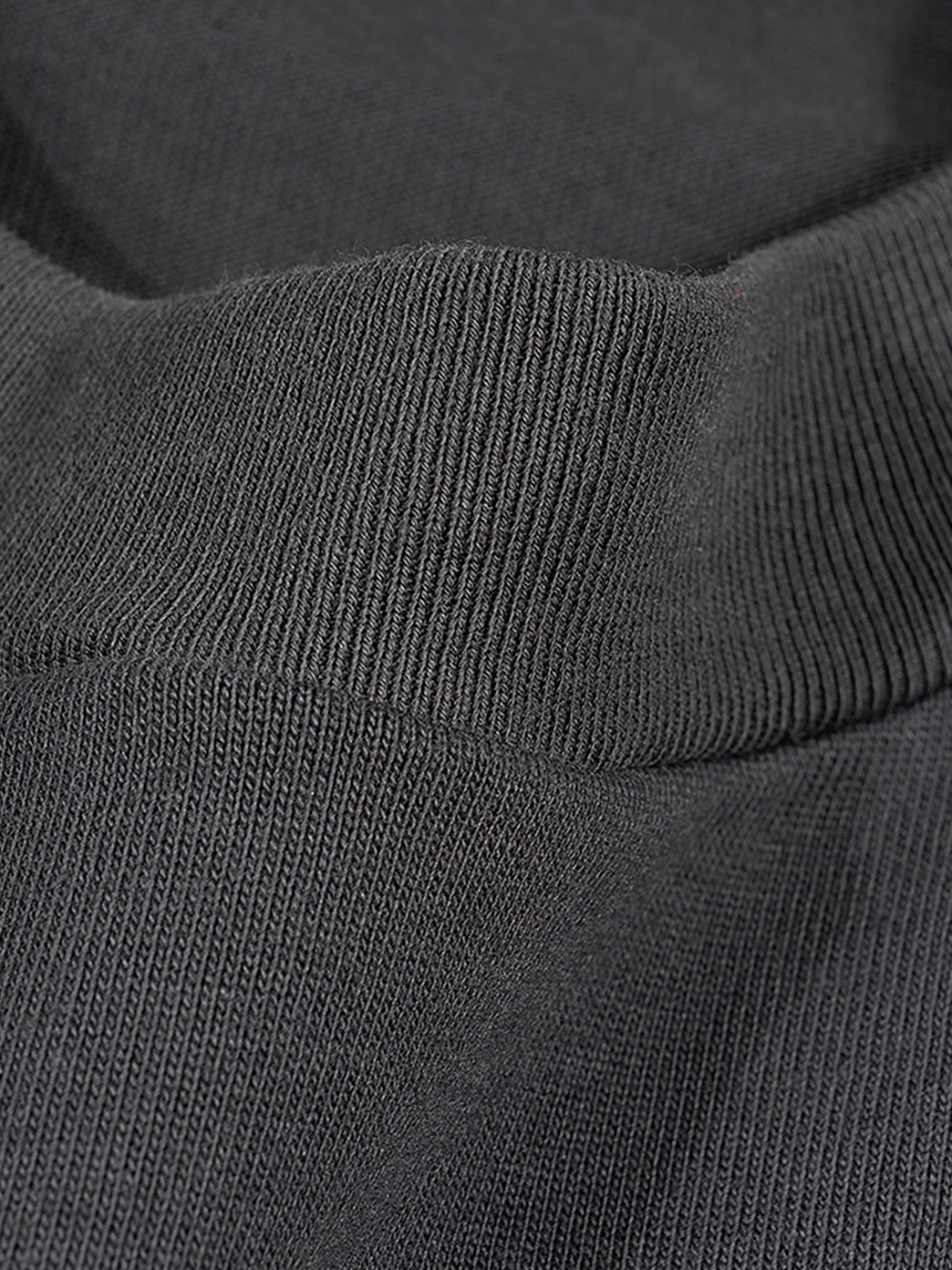Parisian-inspired unisex tank top, premium cotton by VÉRON 2.

