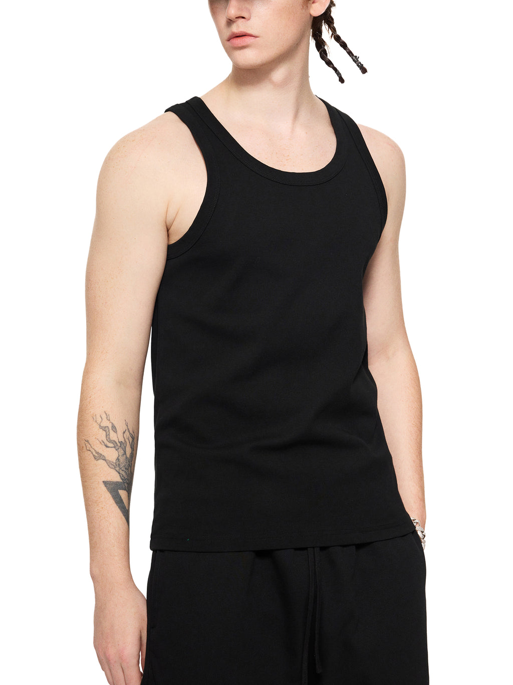 VERON black tank top and pants on model 3