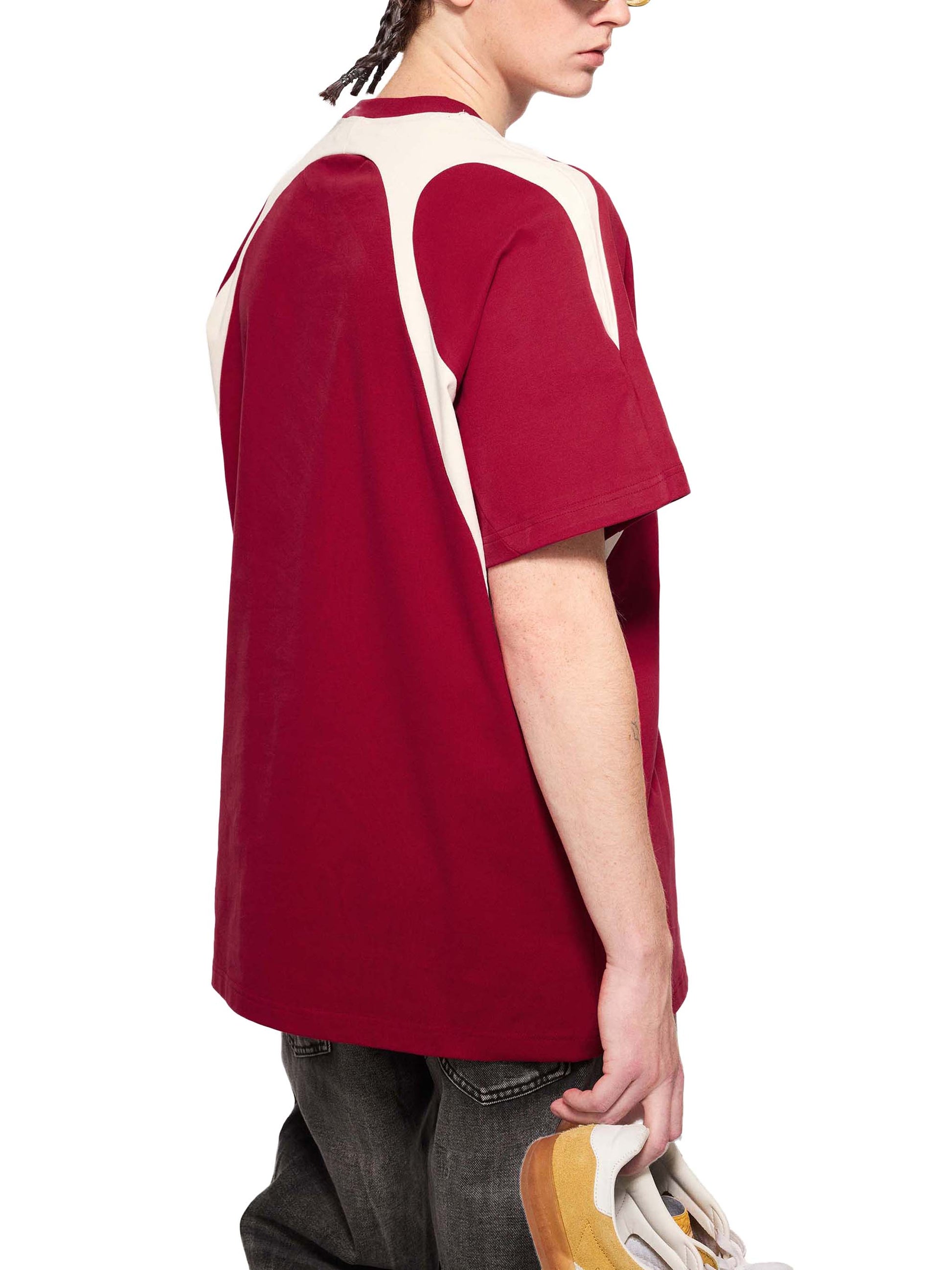 Model wearing VÉRON Le Monarque premium tee 4