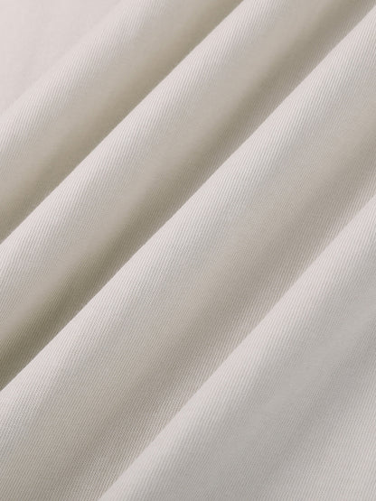 Close-up of VÉRON Lauriston premium shirt cotton fabric 5.

