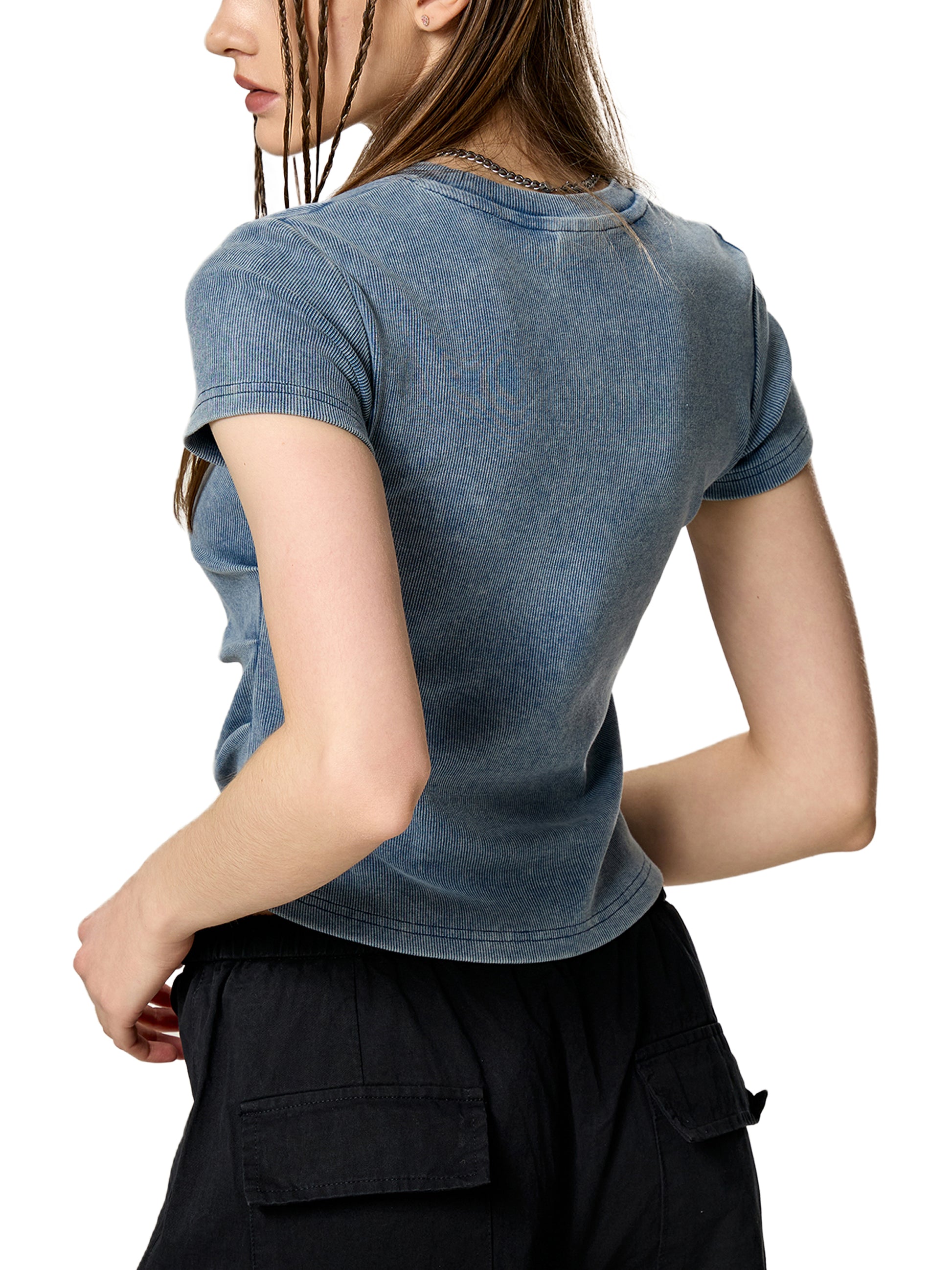 Back view of VÉRON women’s fitted t-shirt. 