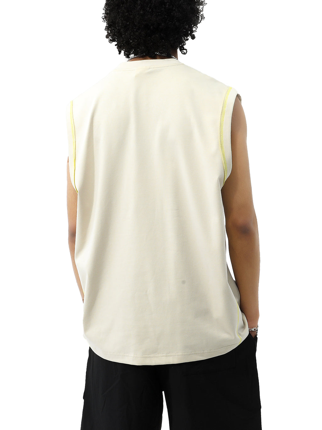 Model wearing VÉRON Le Mirage streetwear tank top casual fit 3