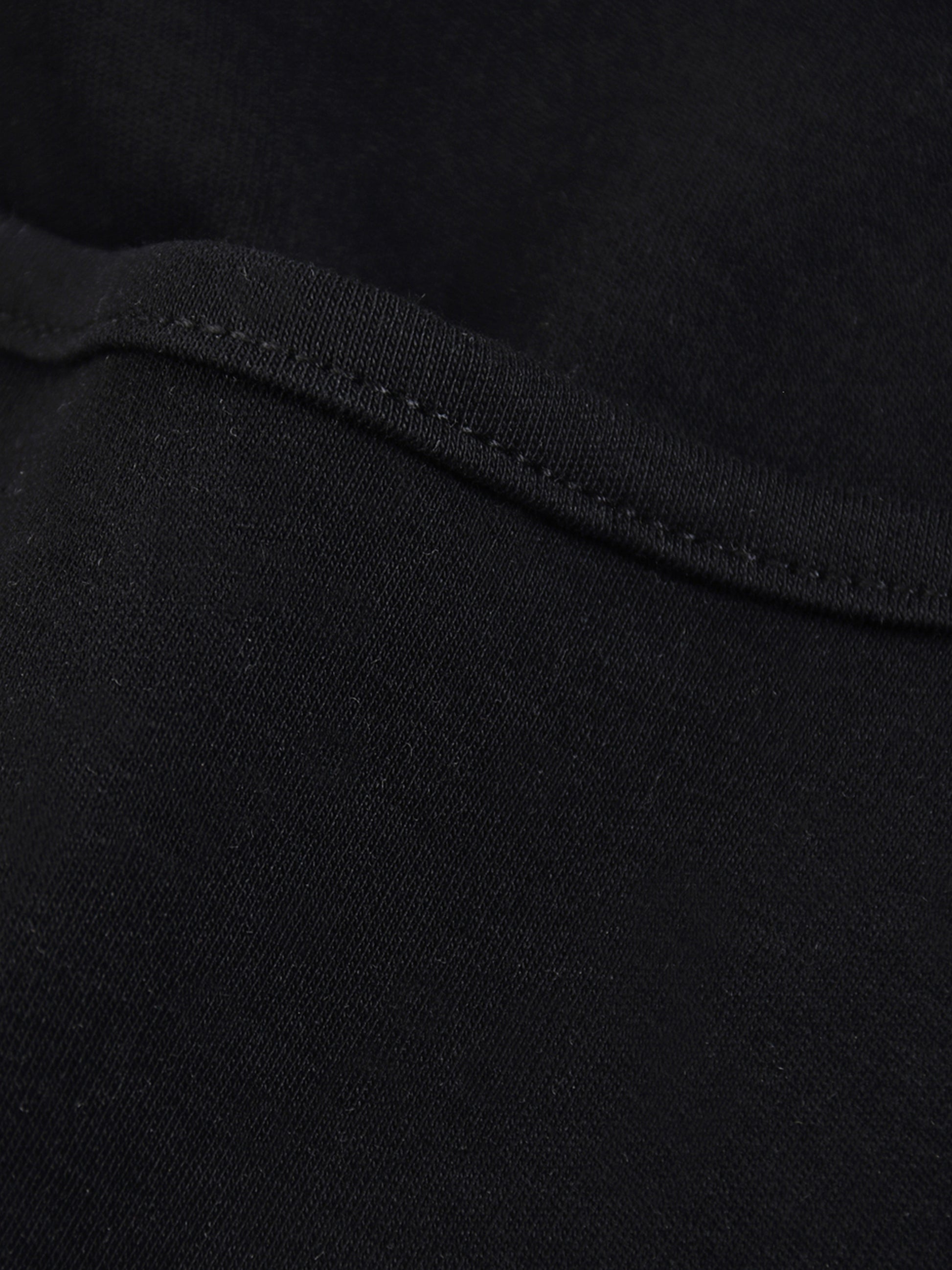 Elegant and modern French-themed tee by VÉRON for women.