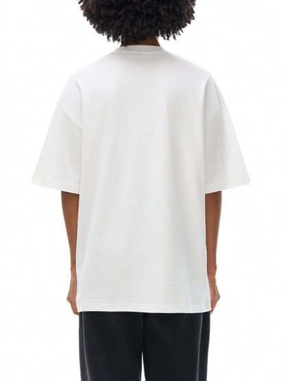 Model styling VÉRON Merci streetwear T-shirt 3