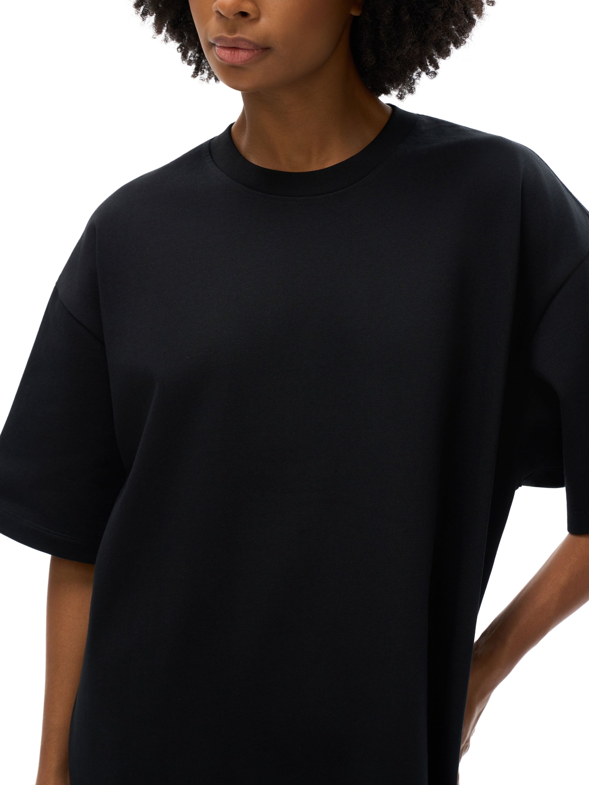 Paris-inspired premium streetwear tee by VÉRON heavyweight cotton 1