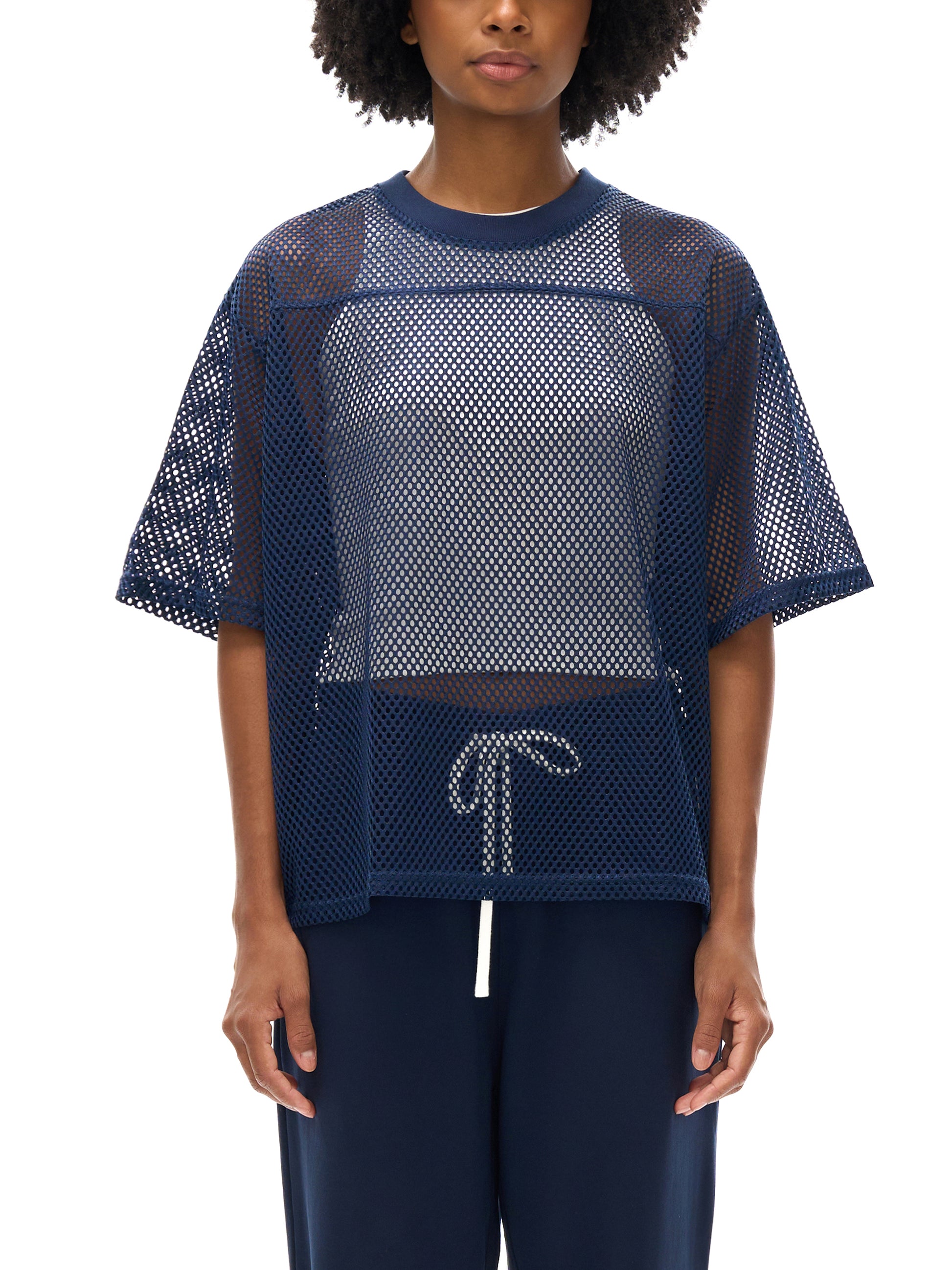 Model styling VÉRON Avenue des Tilleuls unisex designer T-shirt 5