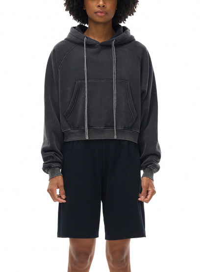 Model wearing VÉRON Auriane women’s streetwear hoodie with relaxed fit 2