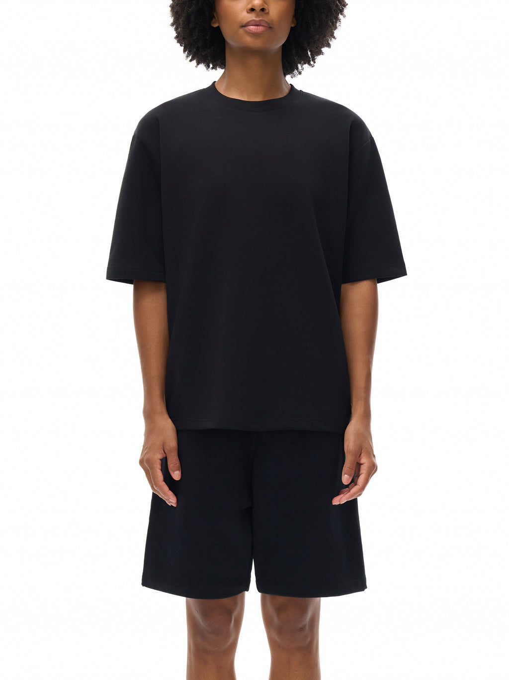 Close-up dragon design on VÉRON premium T-shirt 4