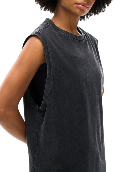 Model wearing VÉRON Avenue de la Lumière vintage washed tank top 5