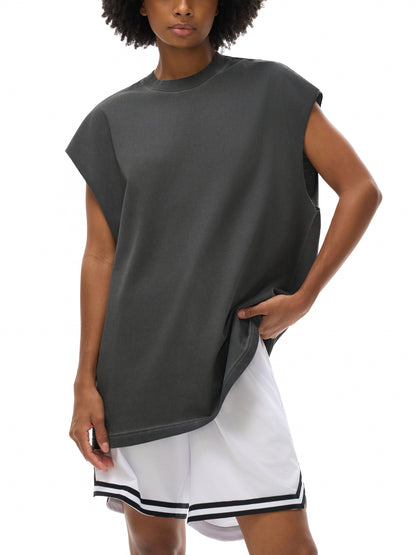 Model wearing VÉRON black flower tank top 4