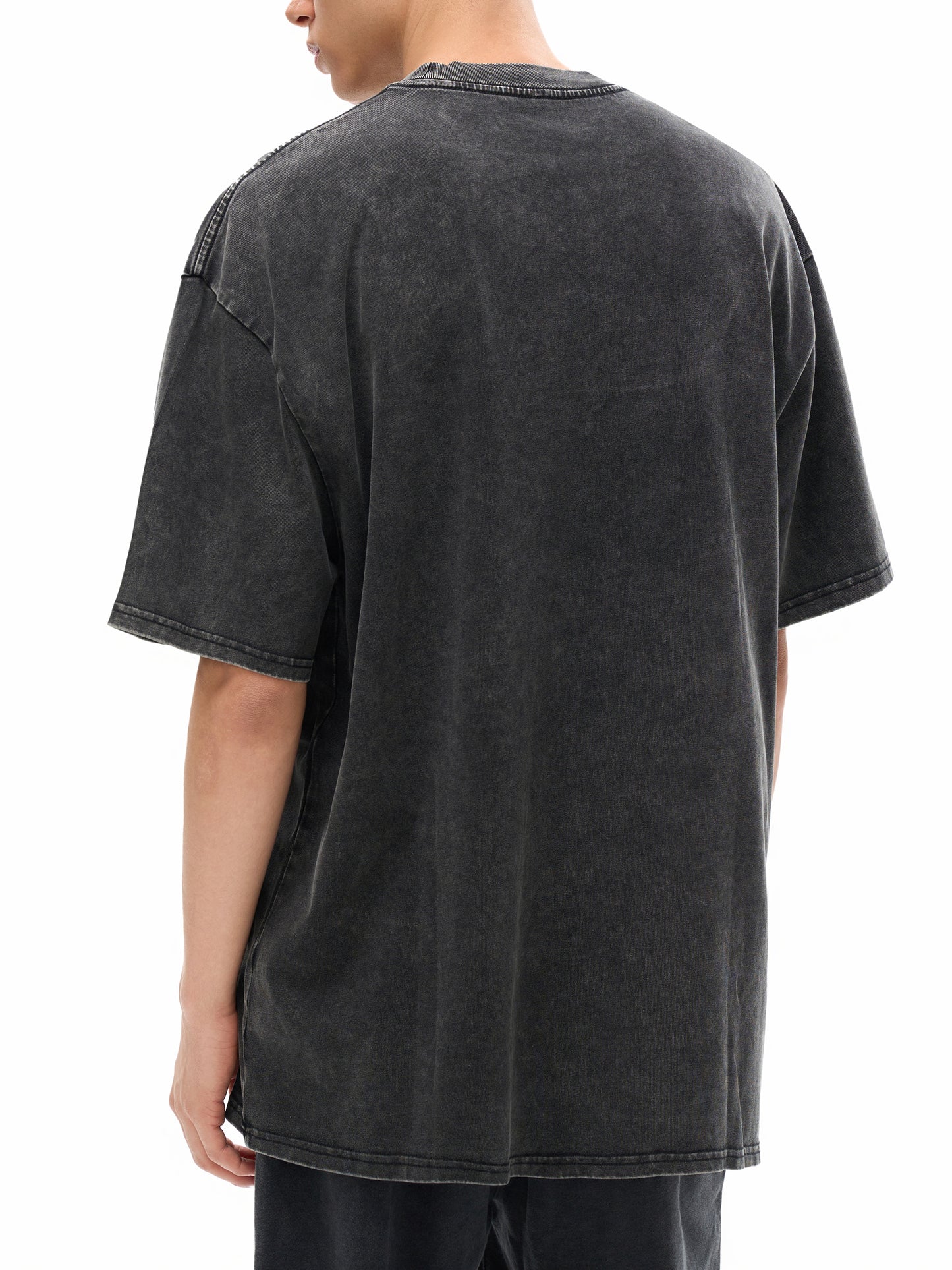 Model styling VÉRON Boulevard Malesherbes Paris streetwear tee 8