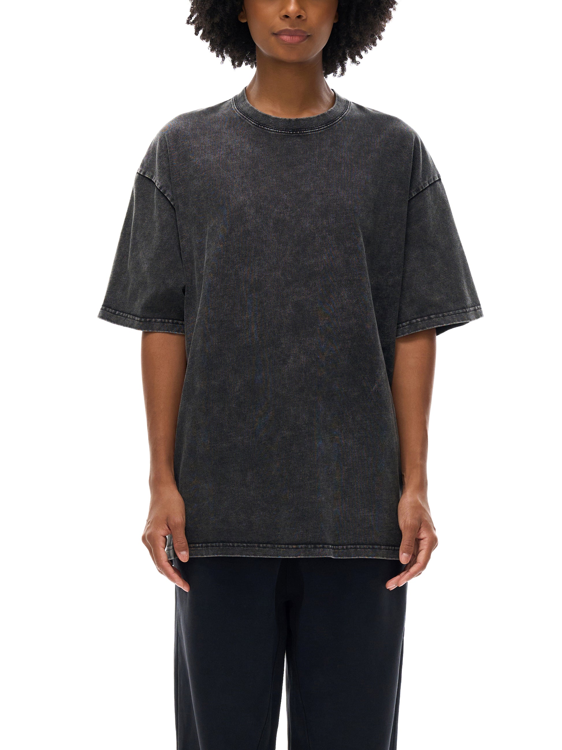 Model wearing VÉRON Rue du Savoir oversized streetwear 6