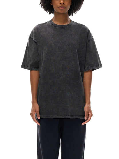 Model wearing VÉRON Rue du Savoir oversized streetwear 6