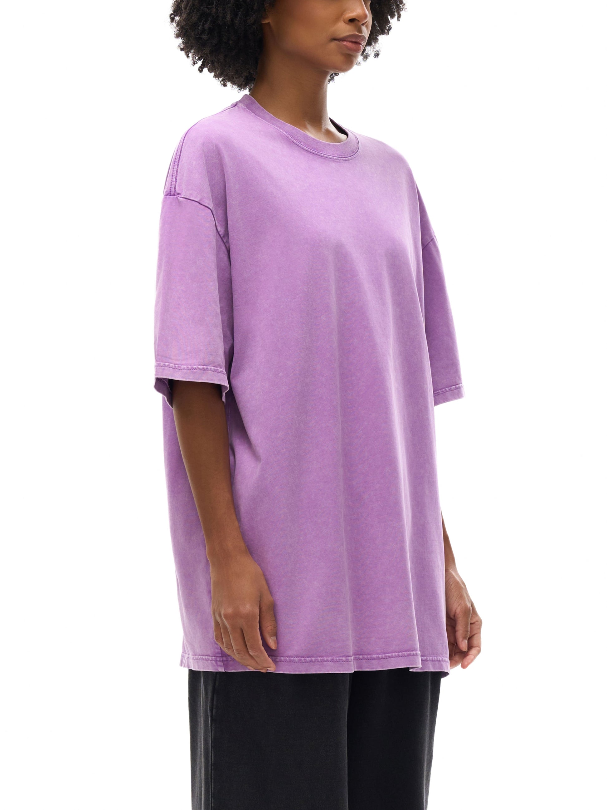 Model styling VÉRON Boulevard Malesherbes Paris streetwear tee 4