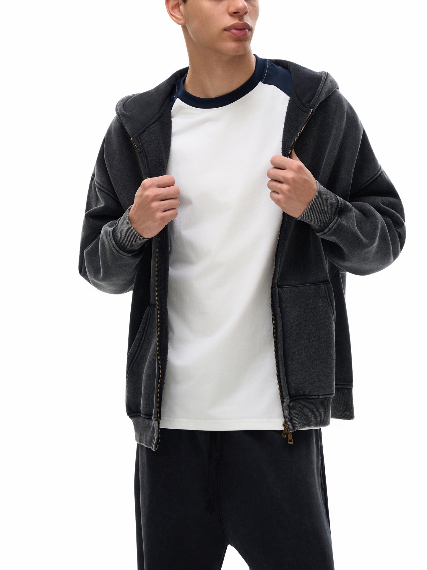 Premium heavyweight washed hoodie by VÉRON 9