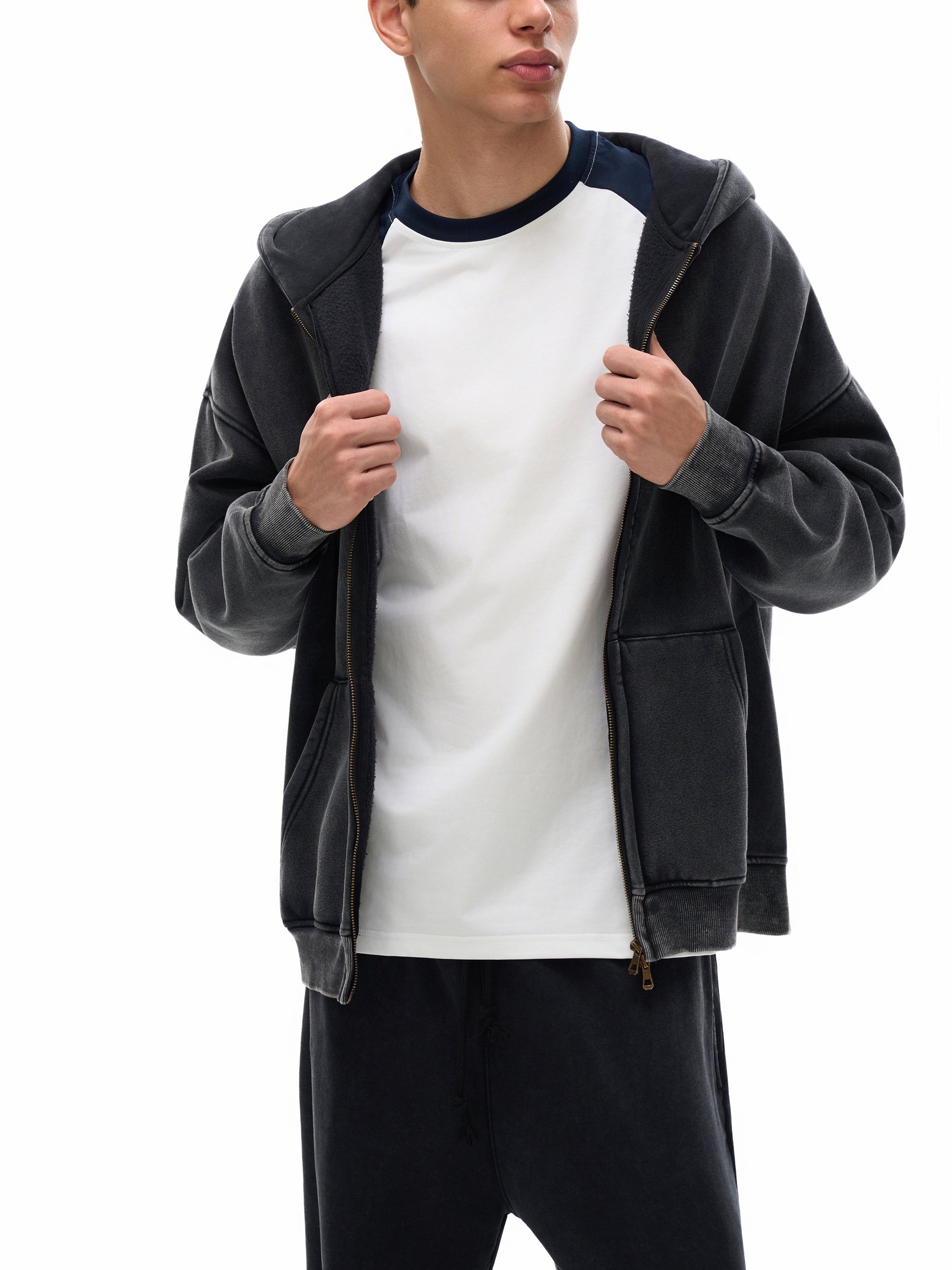 Premium heavyweight washed hoodie by VÉRON 9
