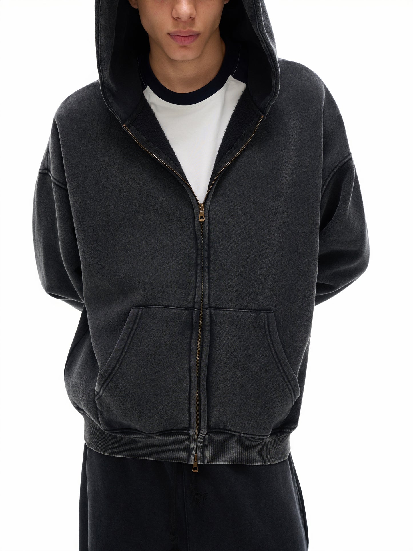 Premium heavyweight washed hoodie by VÉRON 10