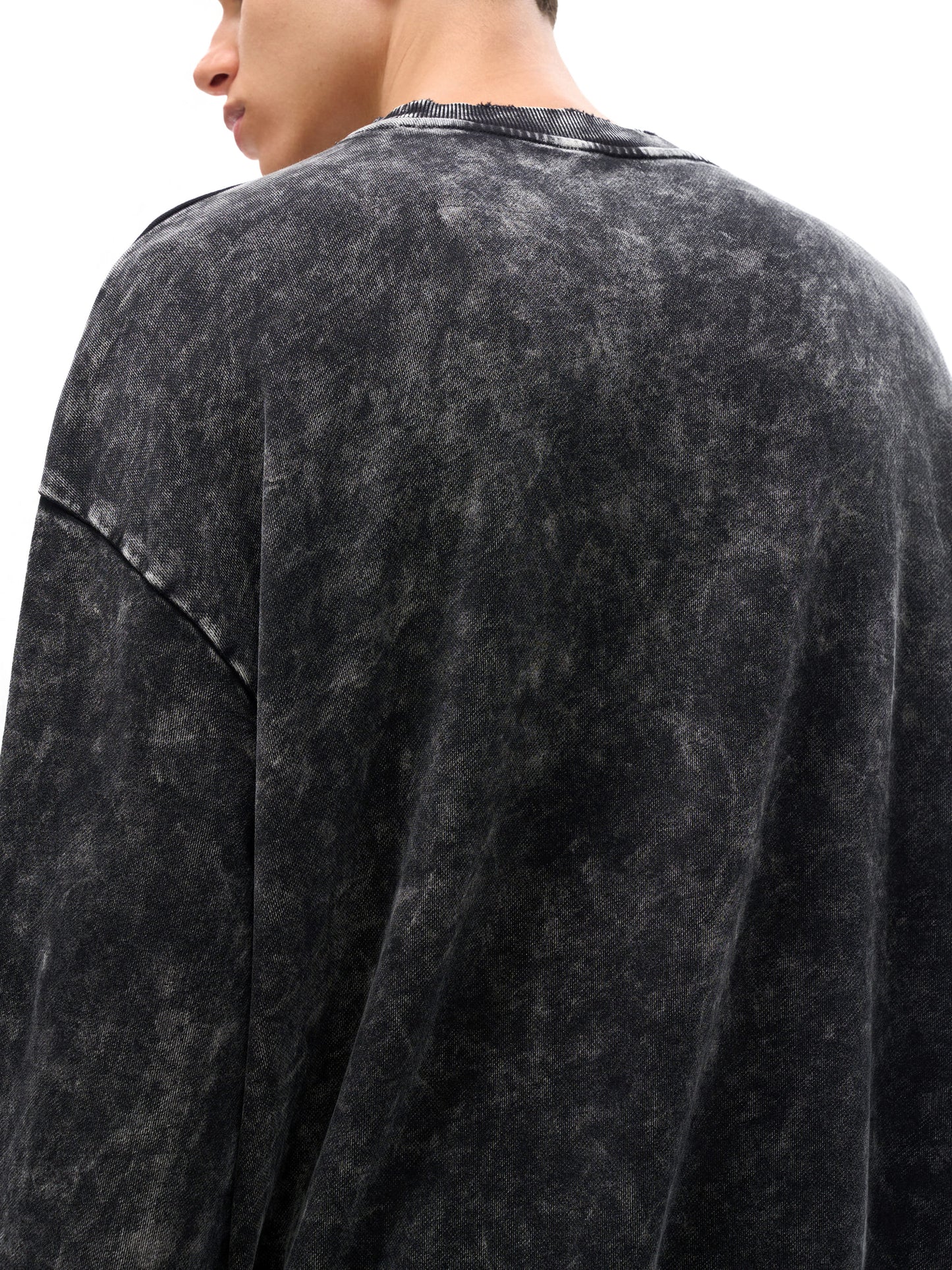 VÉRON Cristal Noir Washed Sweatshirt front view in vintage black 3