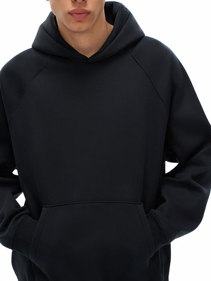 Model styling VÉRON Élégance Opale hoodie in modern streetwear outfit 7