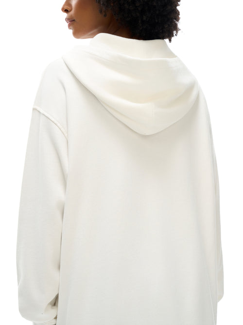 “VÉRON oversized hoodie close-up logo detail” 2