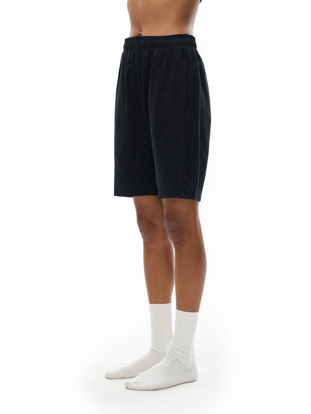 model wearing VÉRON Palatine unisex cotton shorts 6
