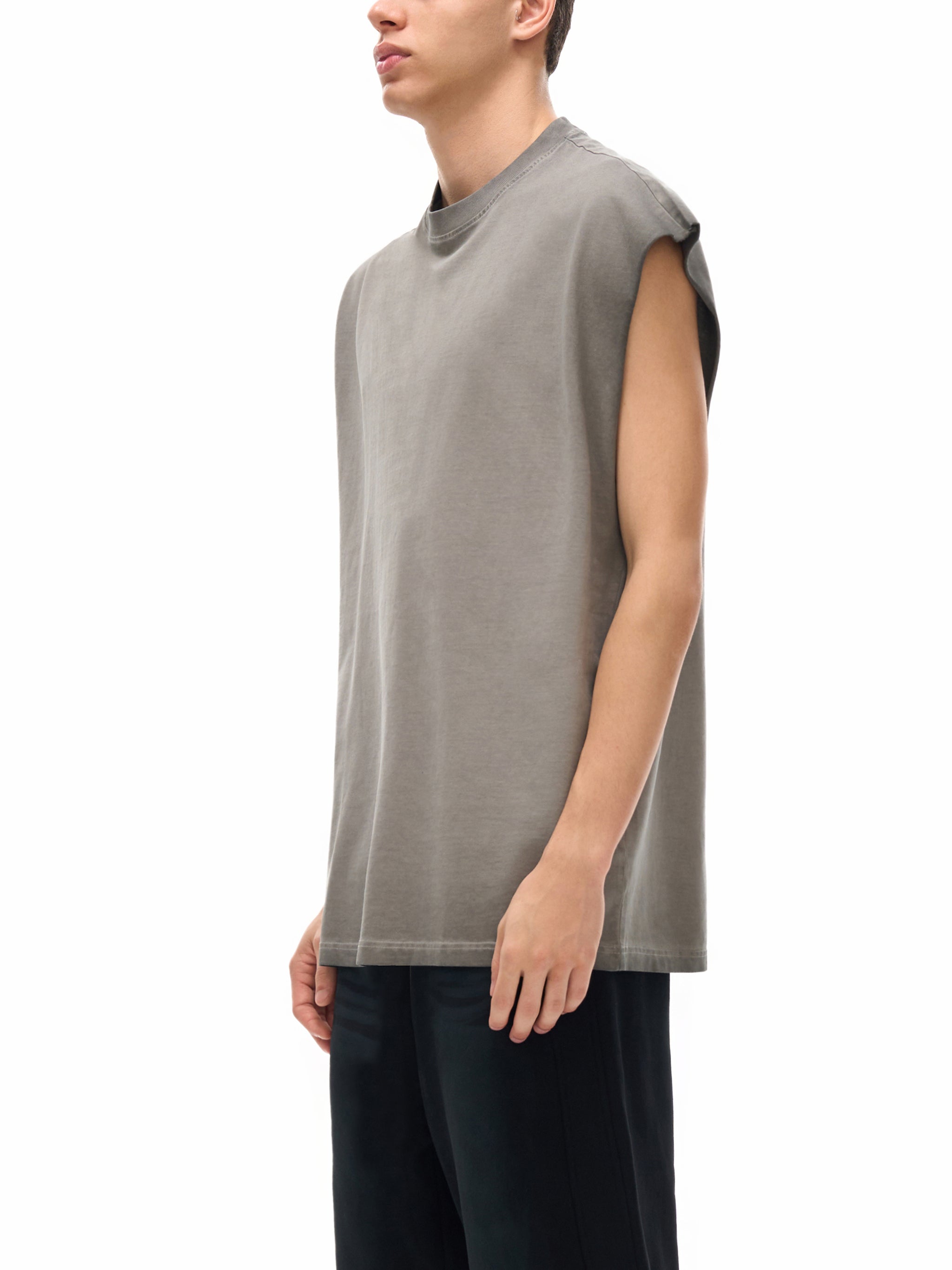 Model wearing VÉRON black flower tank top 2