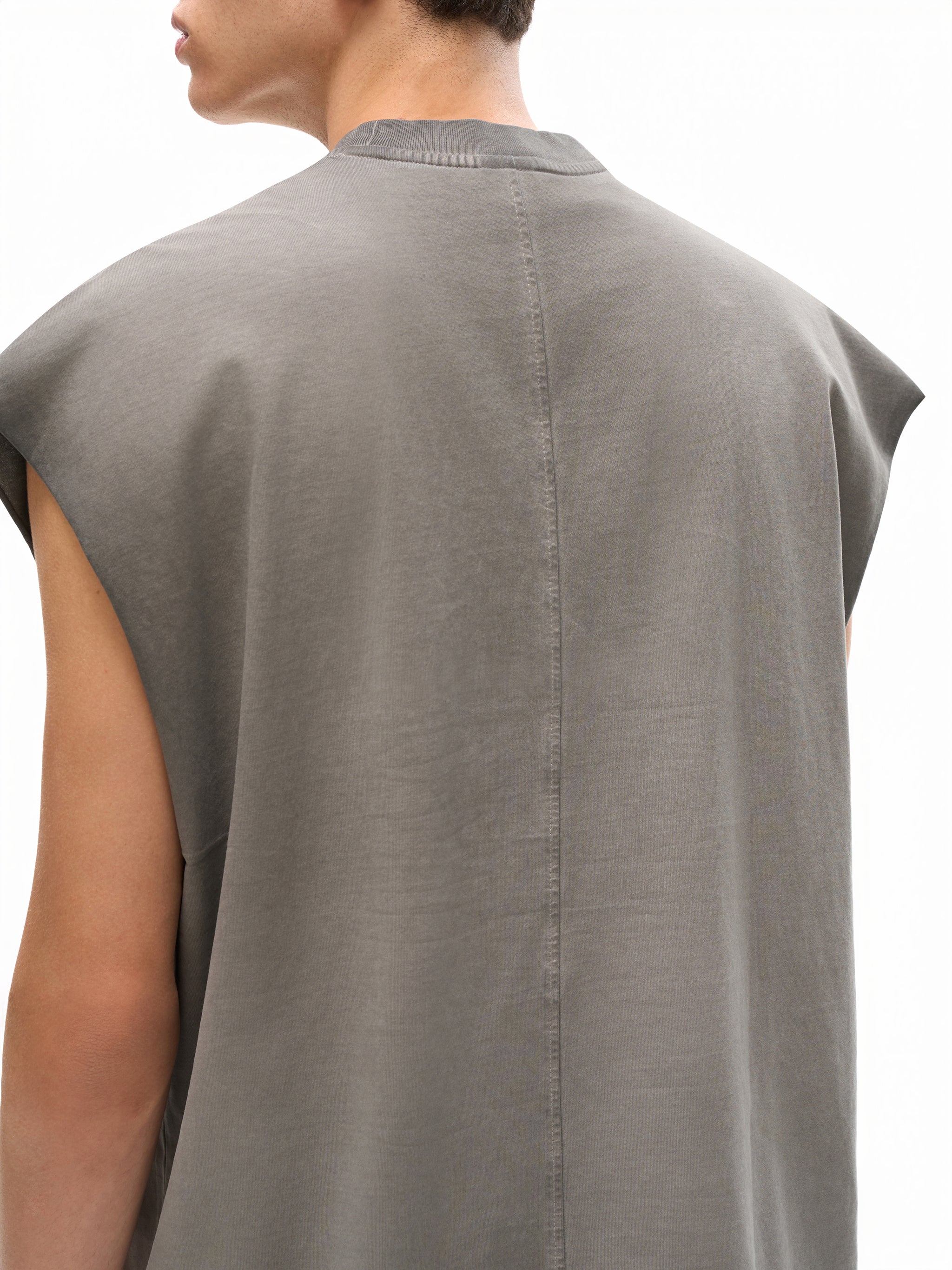 Model wearing VÉRON black flower tank top 3