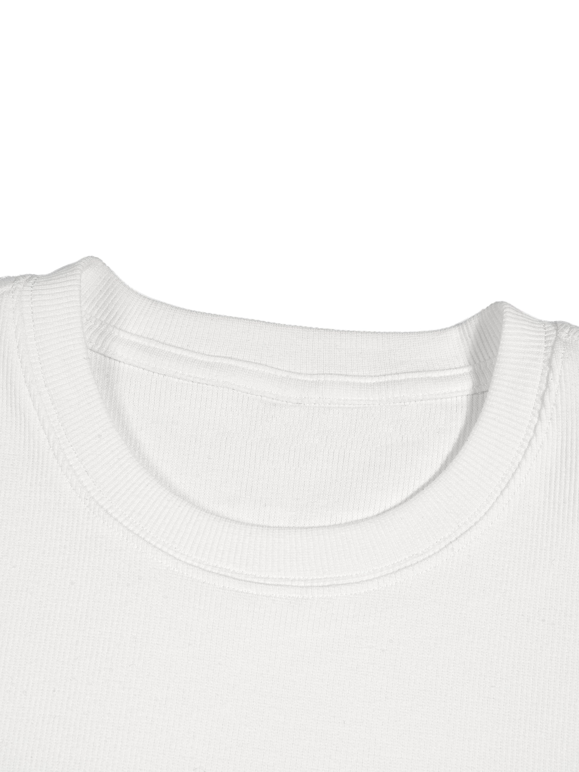 Close-up of ribbed cotton fabric texture for La Huchette VÉRON tee.

