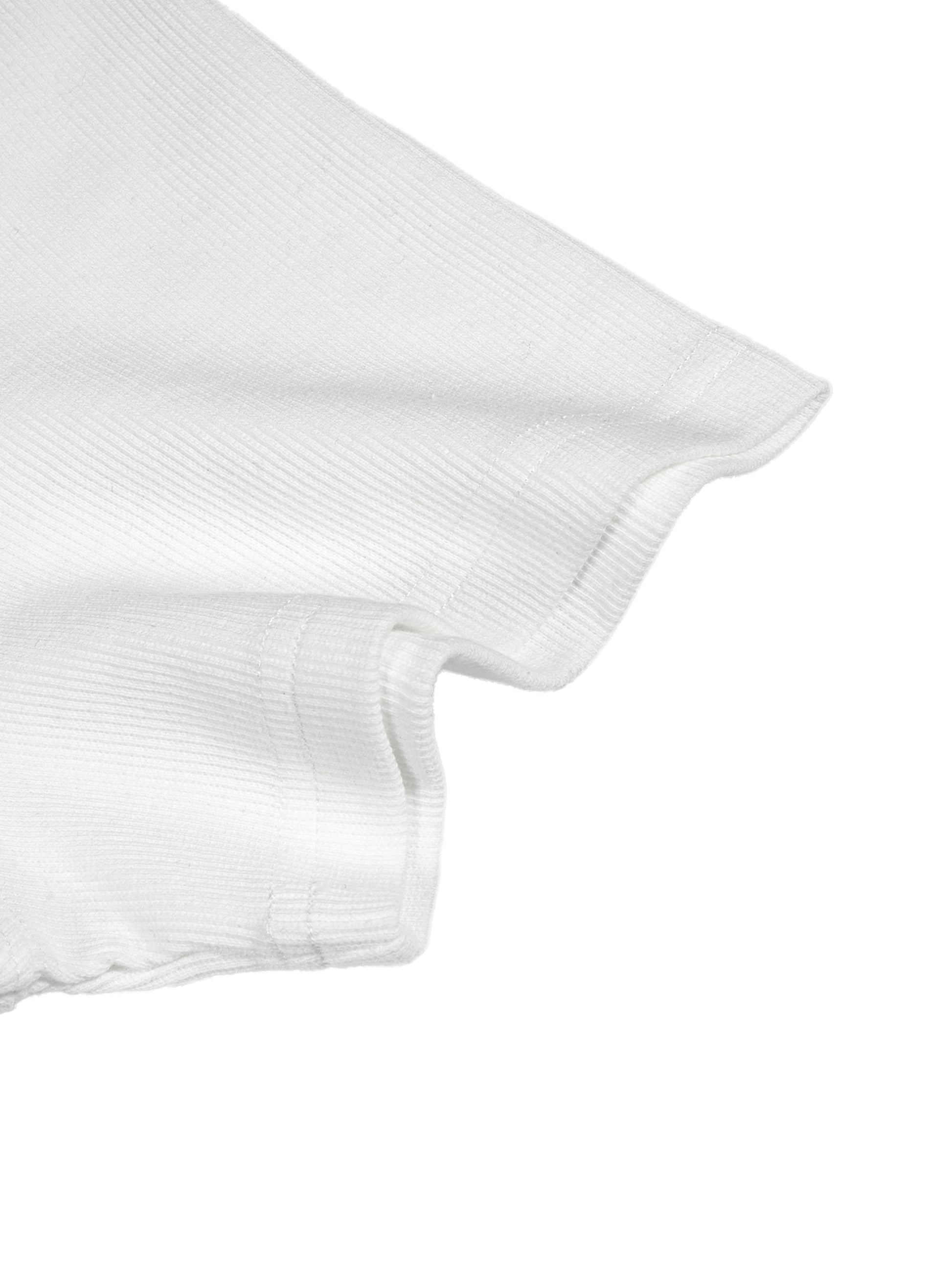 Close-up of ribbed cotton fabric texture for La Huchette VÉRON tee 2.

