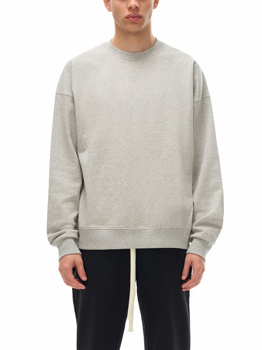 Model styling VÉRON Marilyn Monroe oversized sweatshirt urban fashion look 1