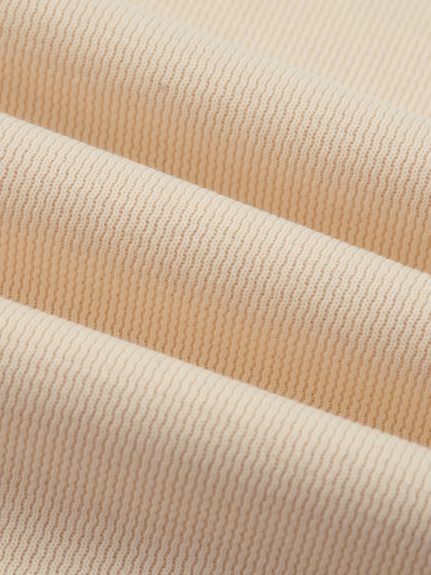 Modern fit Saint-Germain polo with sleek minimal design 3.

