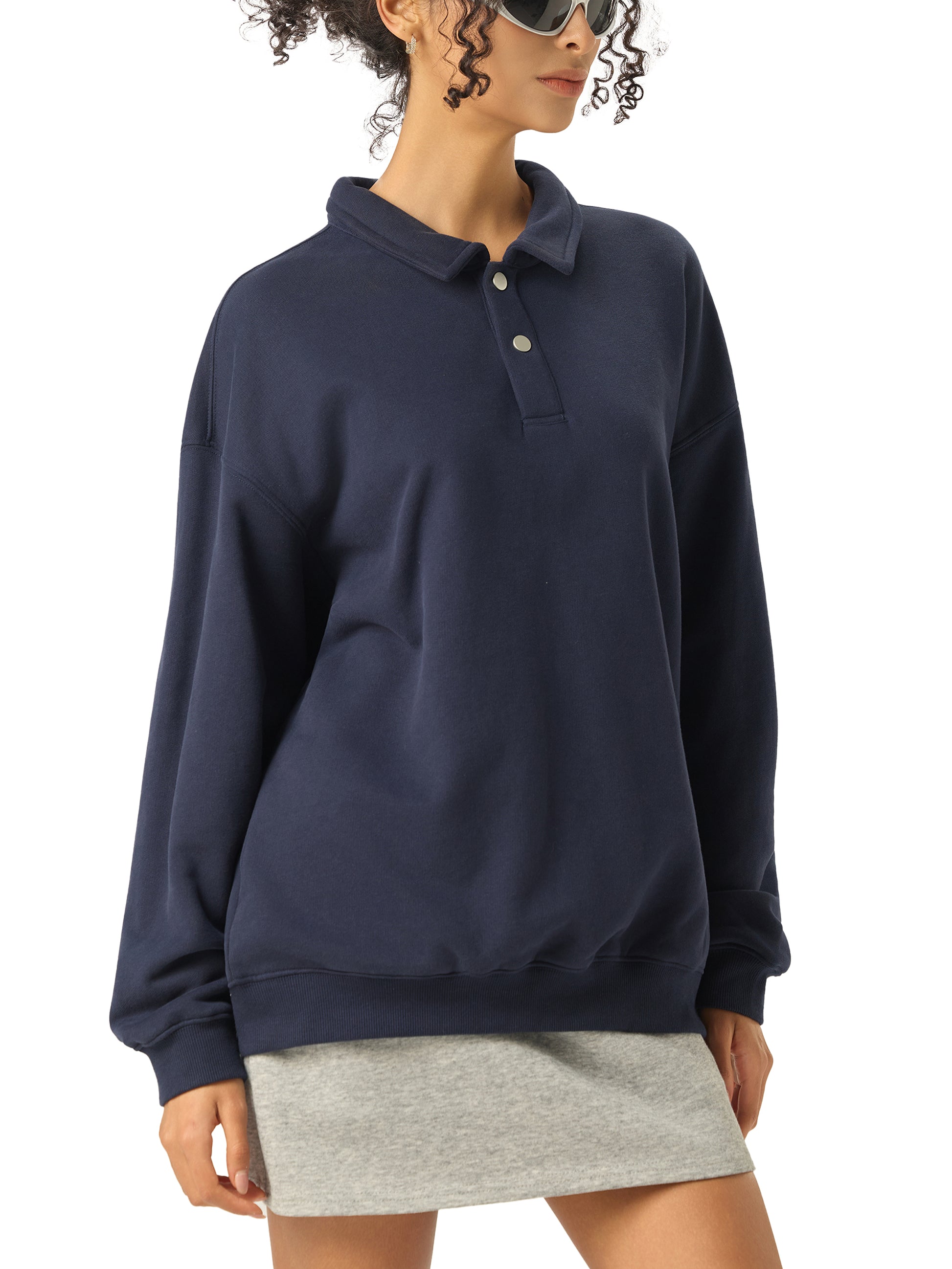 Unisex model styling VÉRON Avenue du Charme polo streetwear top 7