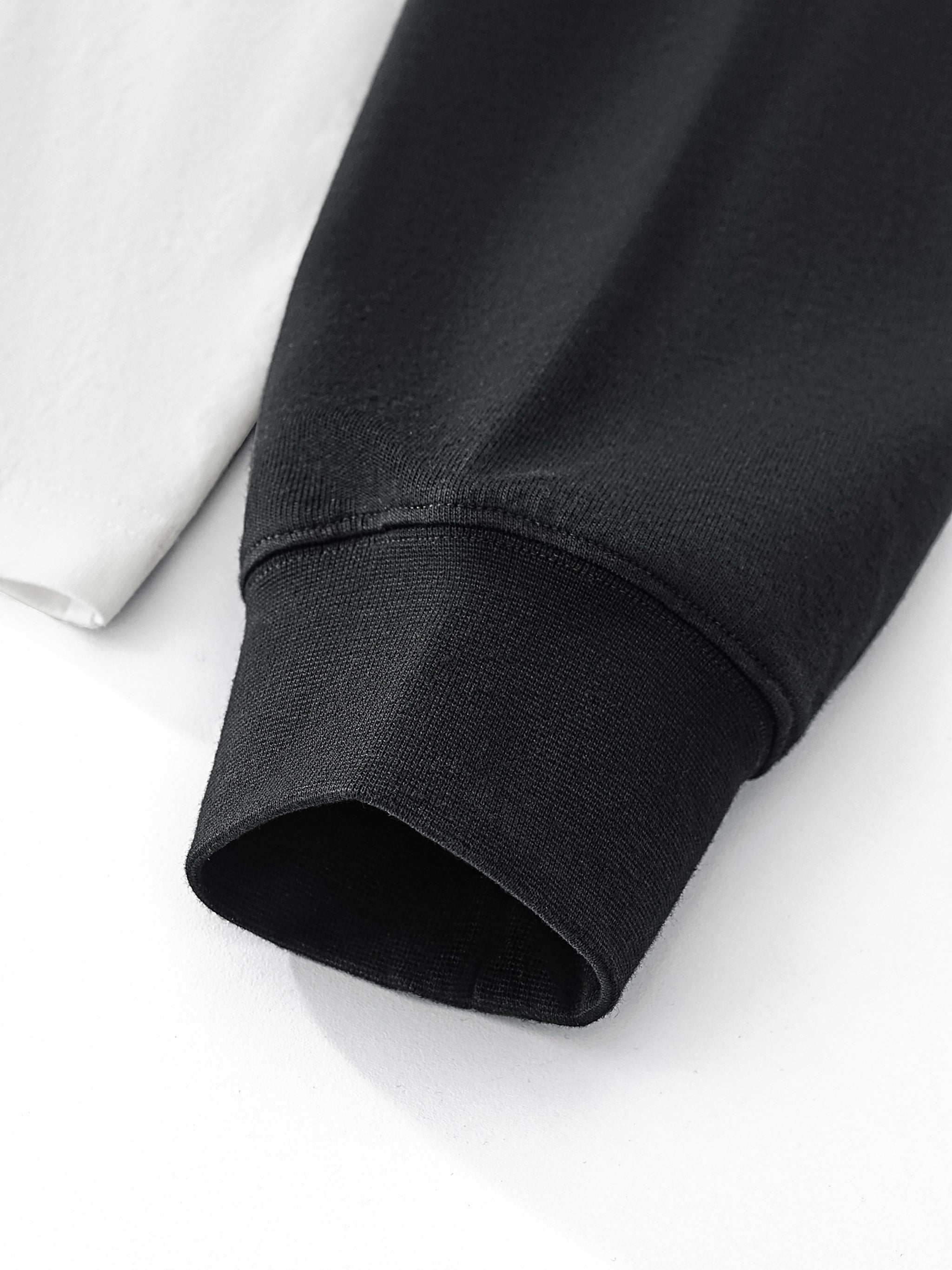 Premium heavyweight cotton fabric close-up on VÉRON long sleeve 1